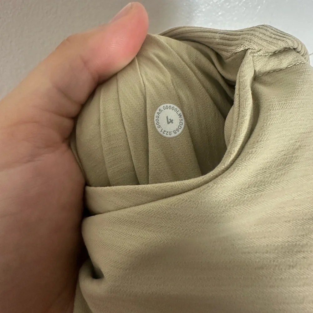 Lululemon Beyond the Studio 7/8 Jogger - Size 4